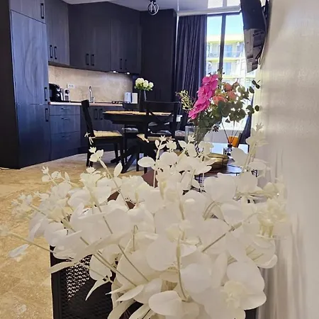 Apartament Luxury Seaview Stefan Promenada Mamaia Nord *